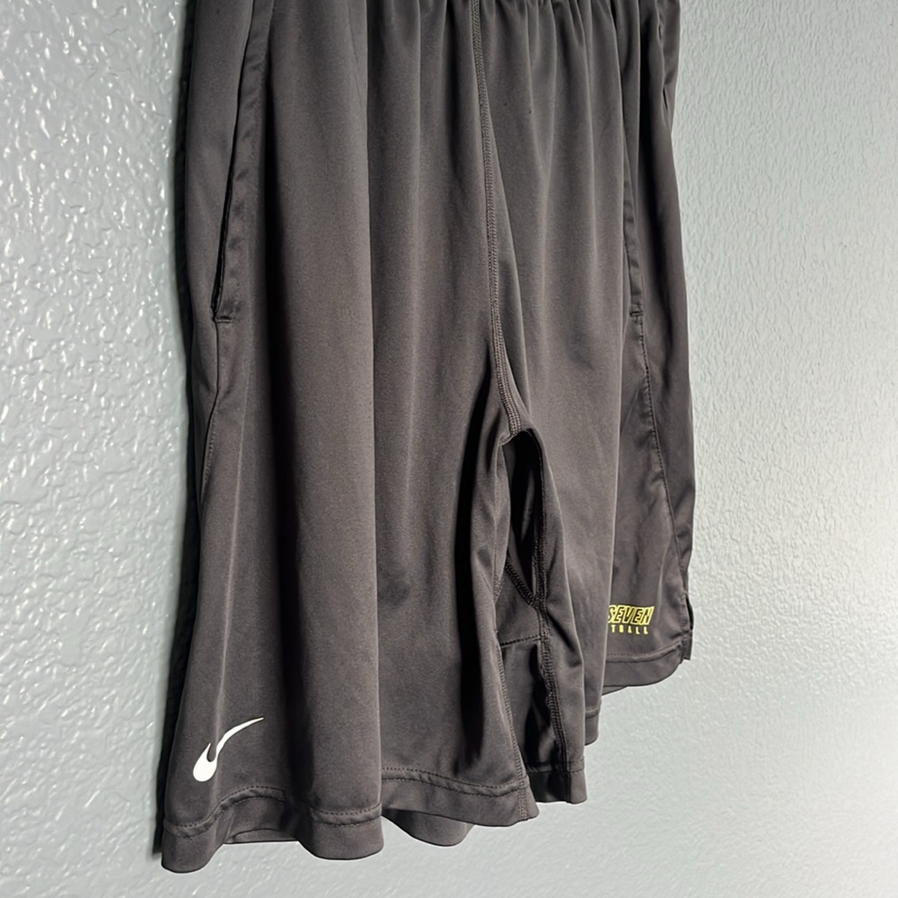 Nike Football Athletic Shorts Size Medium Gray and Lime - Picture 2 of 12